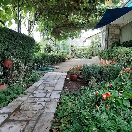 House In The Village Appartamento